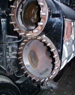 Left cylinder and valve